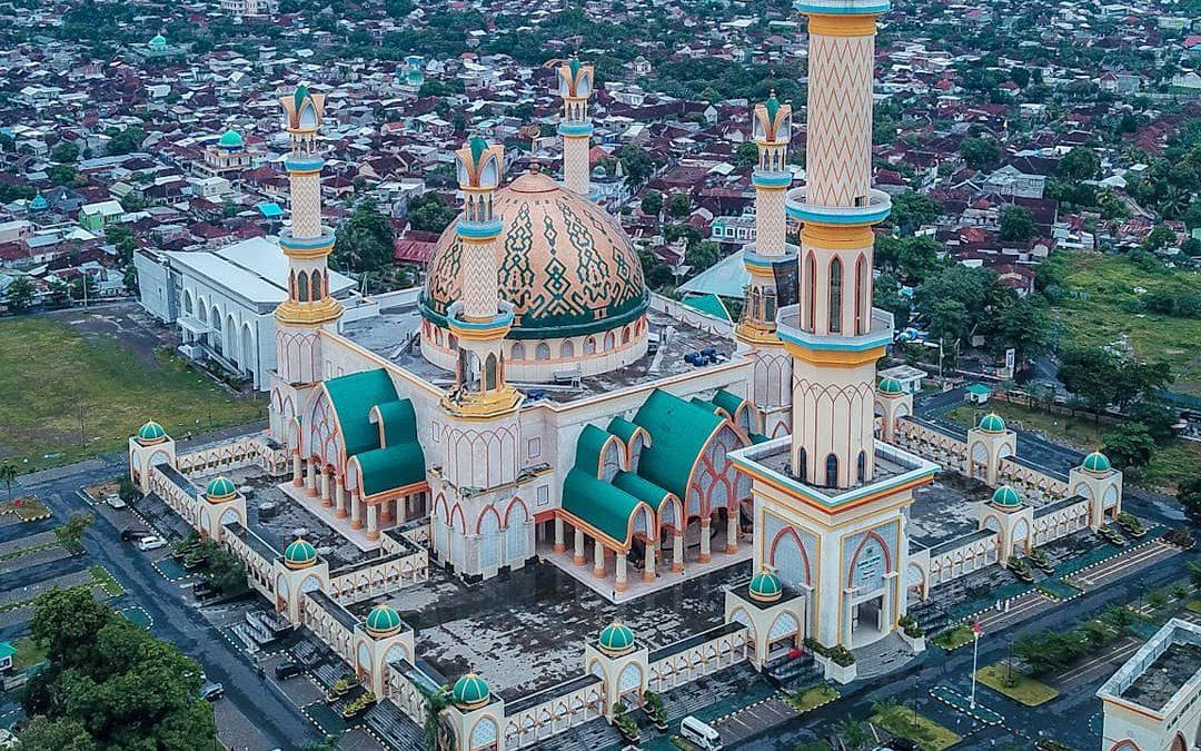 2 Keunikan Pulau Lombok yang Harus Kalian Ketahui.